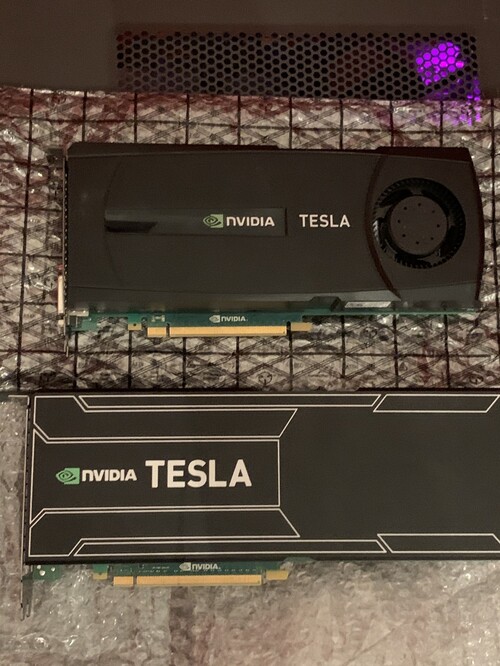 NVIDIA TESLA K20m 5GB & NVIDIA TESLA C2075 6GB HardverApró