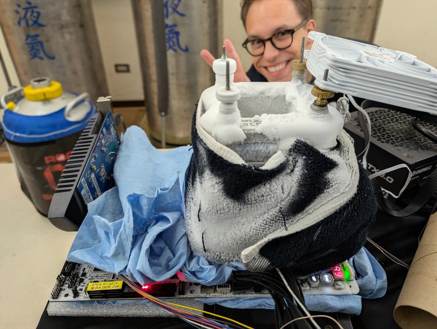 La CUDIMM repousse les limites de l'OC DDR5 12108 MT/s ! Hardware & Co