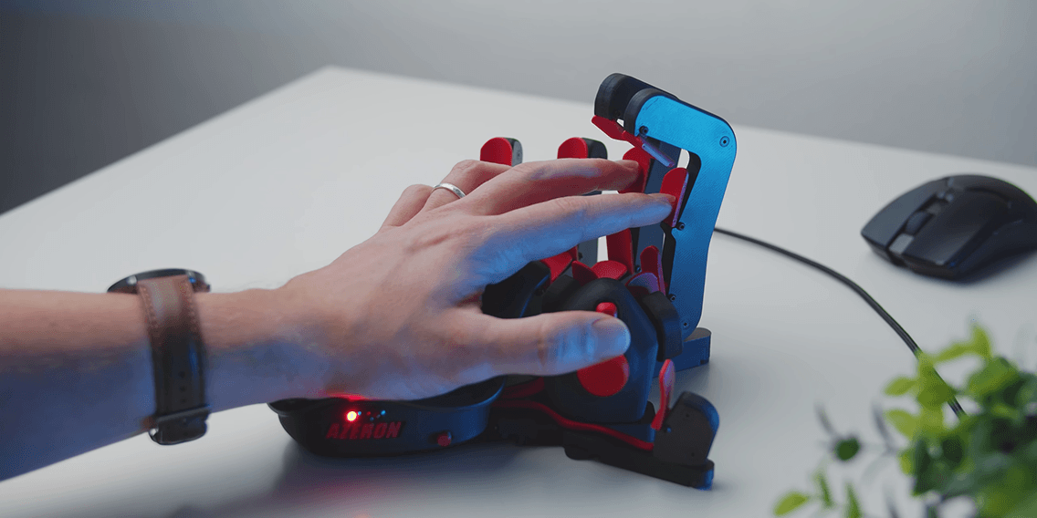 This Gaming Keypad Is Just CRAZY! Hardware Canucks