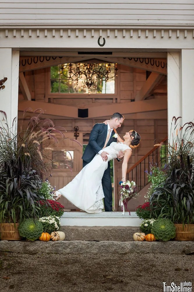 A Stunning Sunday Fall Maine Wedding Maine Barn Wedding Venue