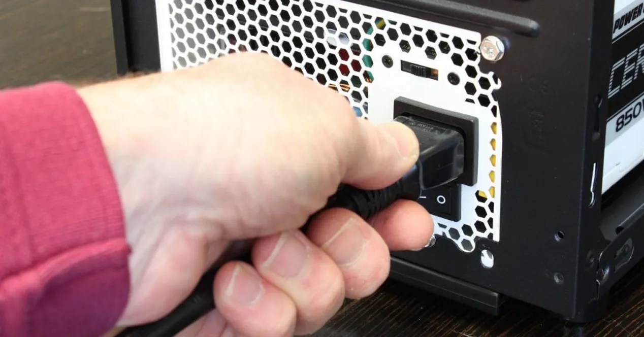 ¿Es desenchufar el PC cuando no se usa?