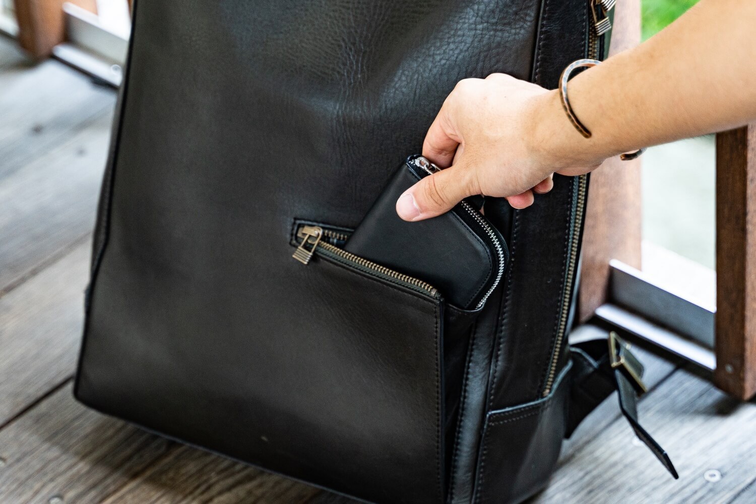 マザーハウス　リュック Antique Square Backpack Large／アンティーク スクエア バック