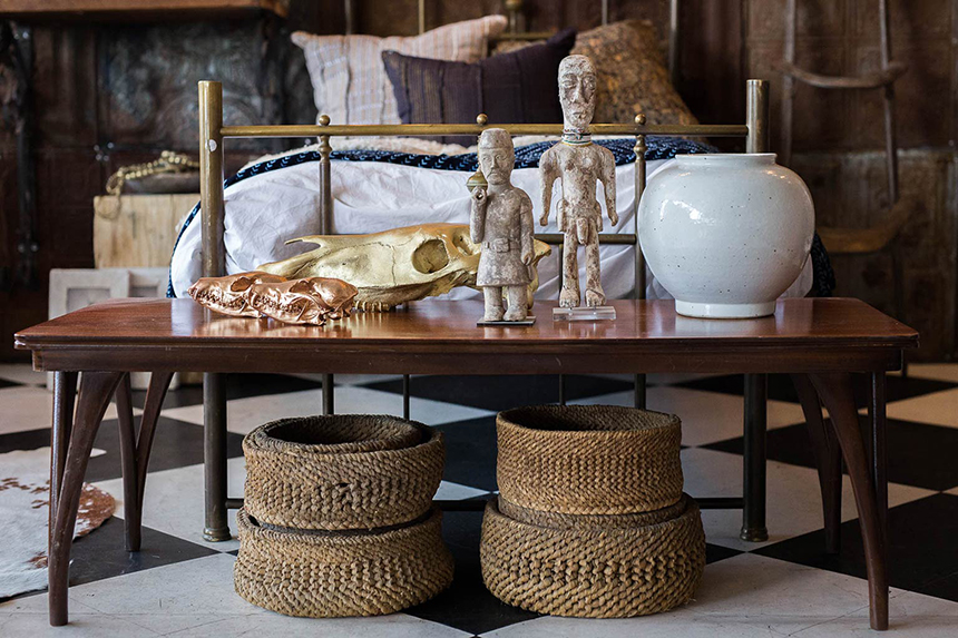 AMATULI ARTEFACTS Hare & Klein