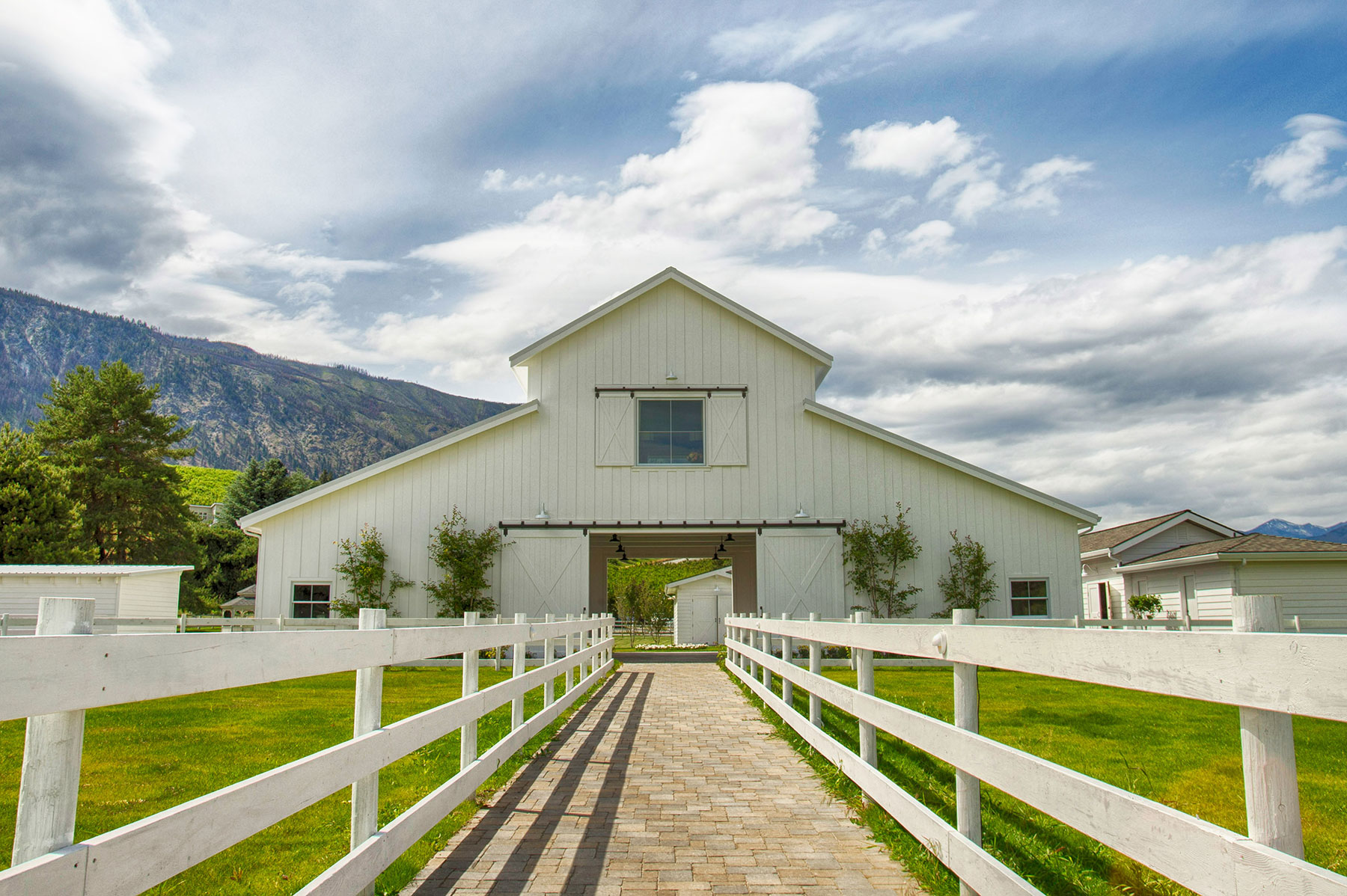 Harmony Meadows Luxurious Lake Chelan Tennis Resort