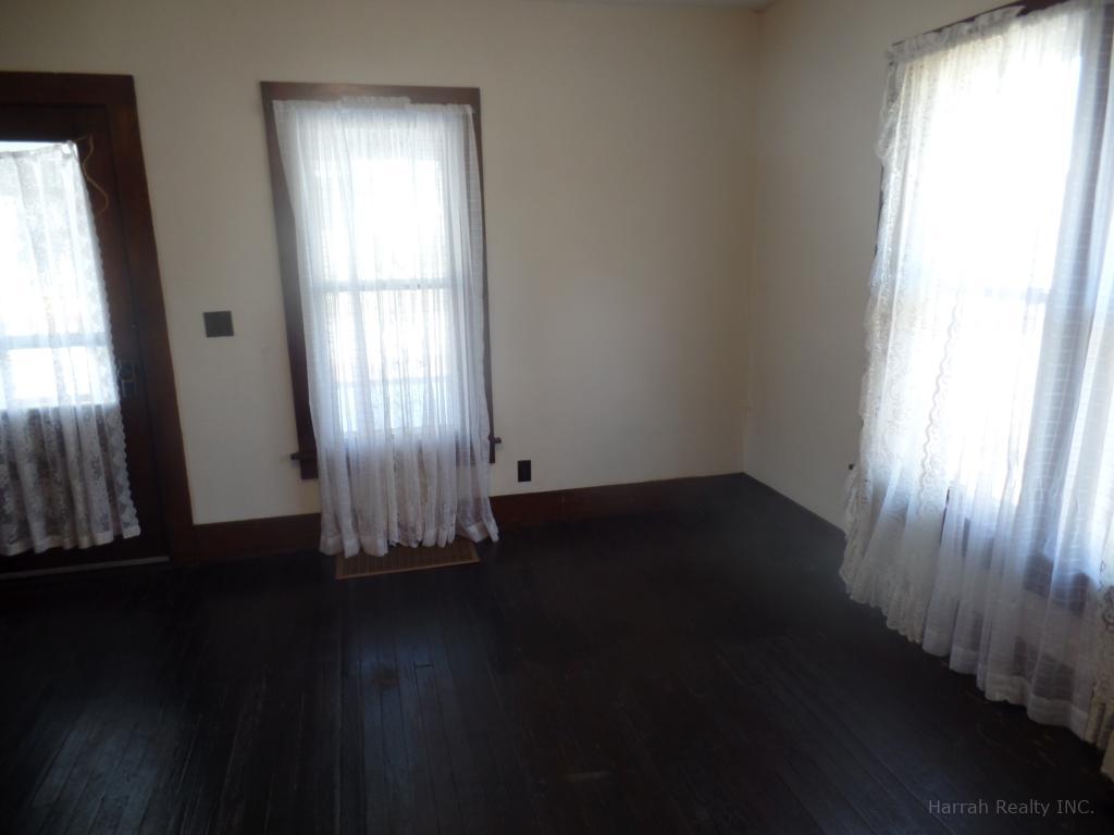 Harrah Realty INC. QUAINT HOME ON A QUIEET SIDE STREET, City Bloomfield