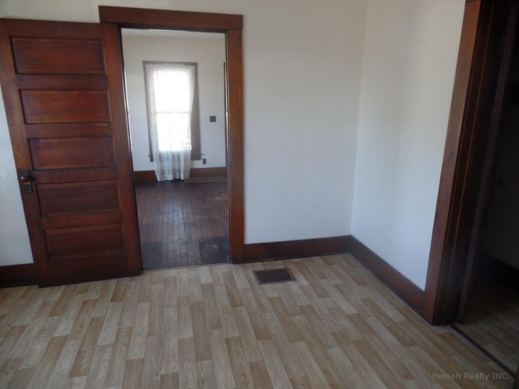 Harrah Realty INC. QUAINT HOME ON A QUIEET SIDE STREET, City Bloomfield