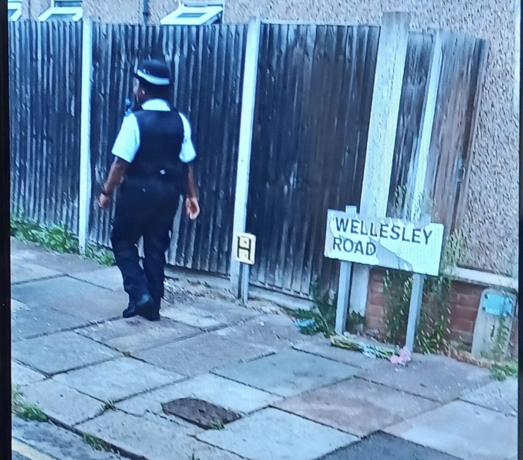 Harrow police return to Wellesley Road on 'reassurance patrol' after