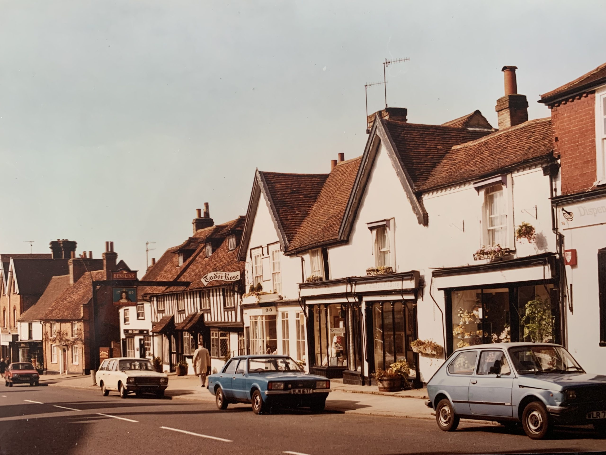 Old photos show Pinner High Street in the 1980s Harrow Online