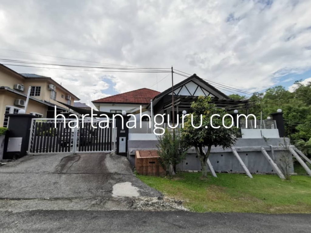 Bungalow House For Sale at Putra Heights Sg Merab BBB