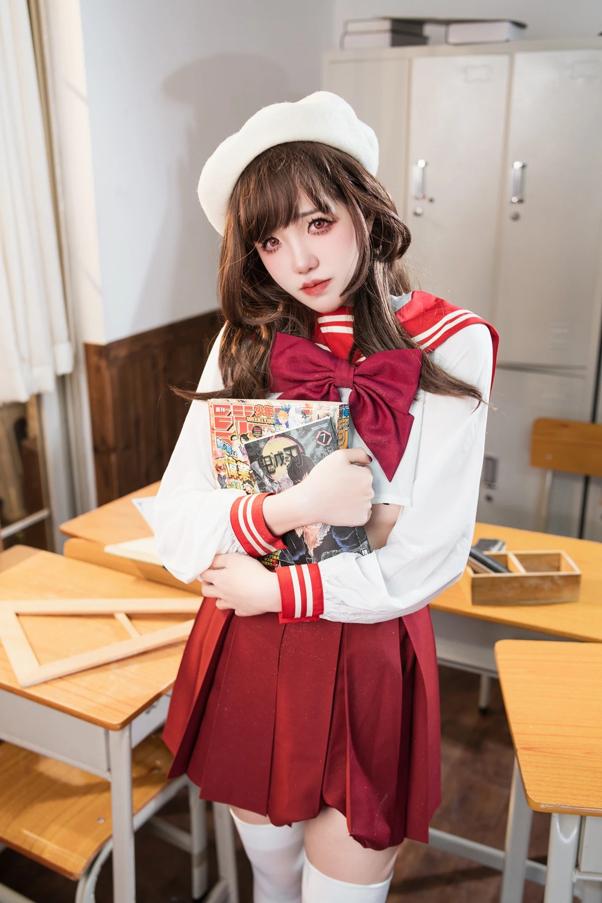 阿薰kaOri Cosplay白虎女高中生造型