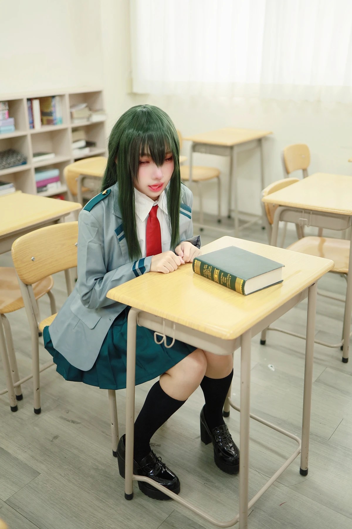 慕慕Momo Cosplay 剎那Setsuna与蛙吹梅雨学生服