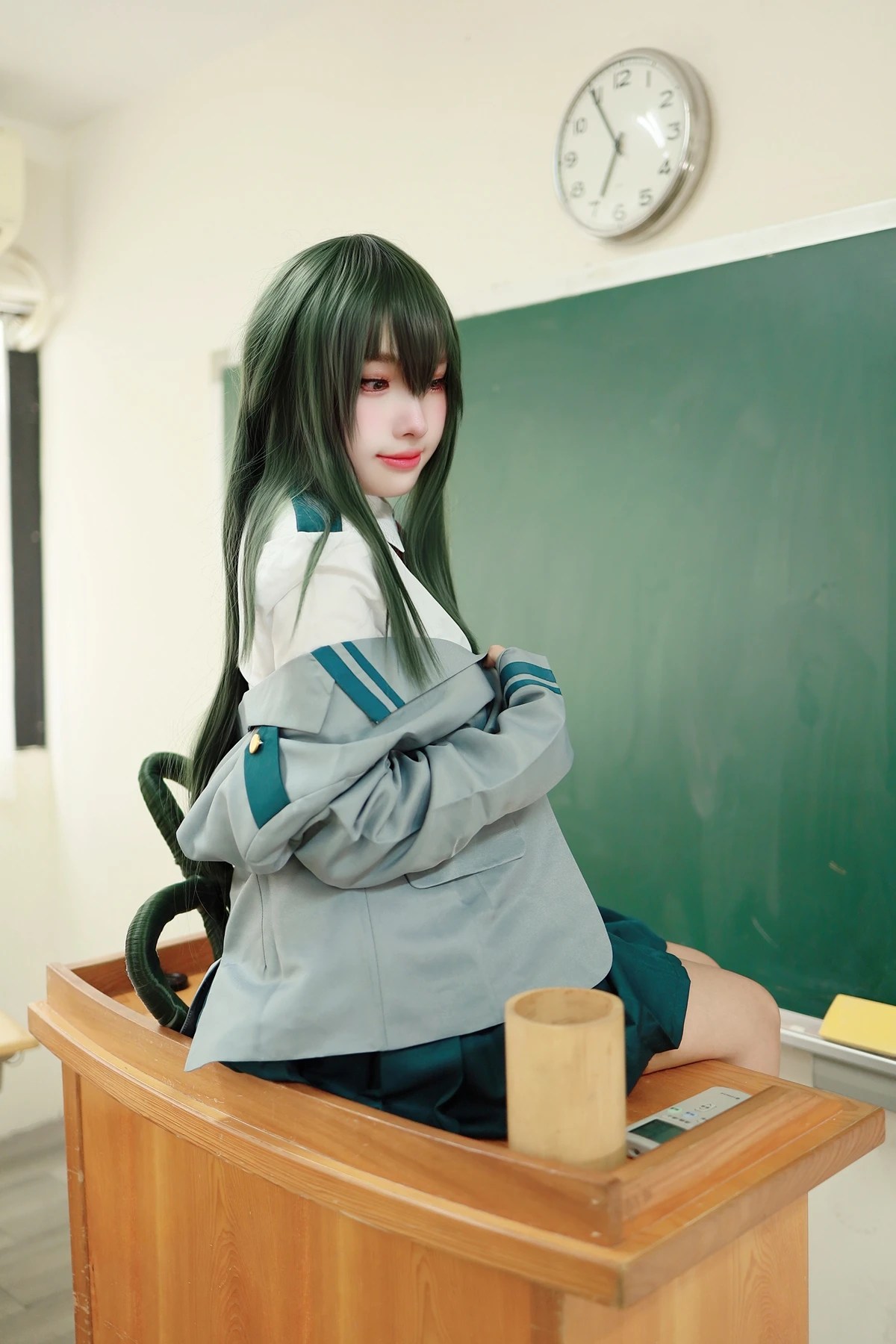 慕慕Momo Cosplay 剎那Setsuna与蛙吹梅雨学生服