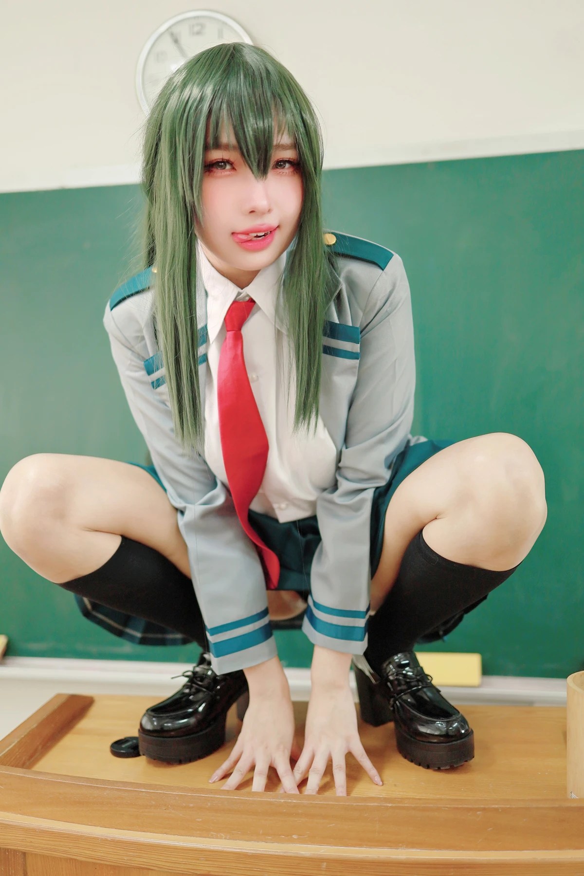 慕慕Momo Cosplay 剎那Setsuna与蛙吹梅雨学生服