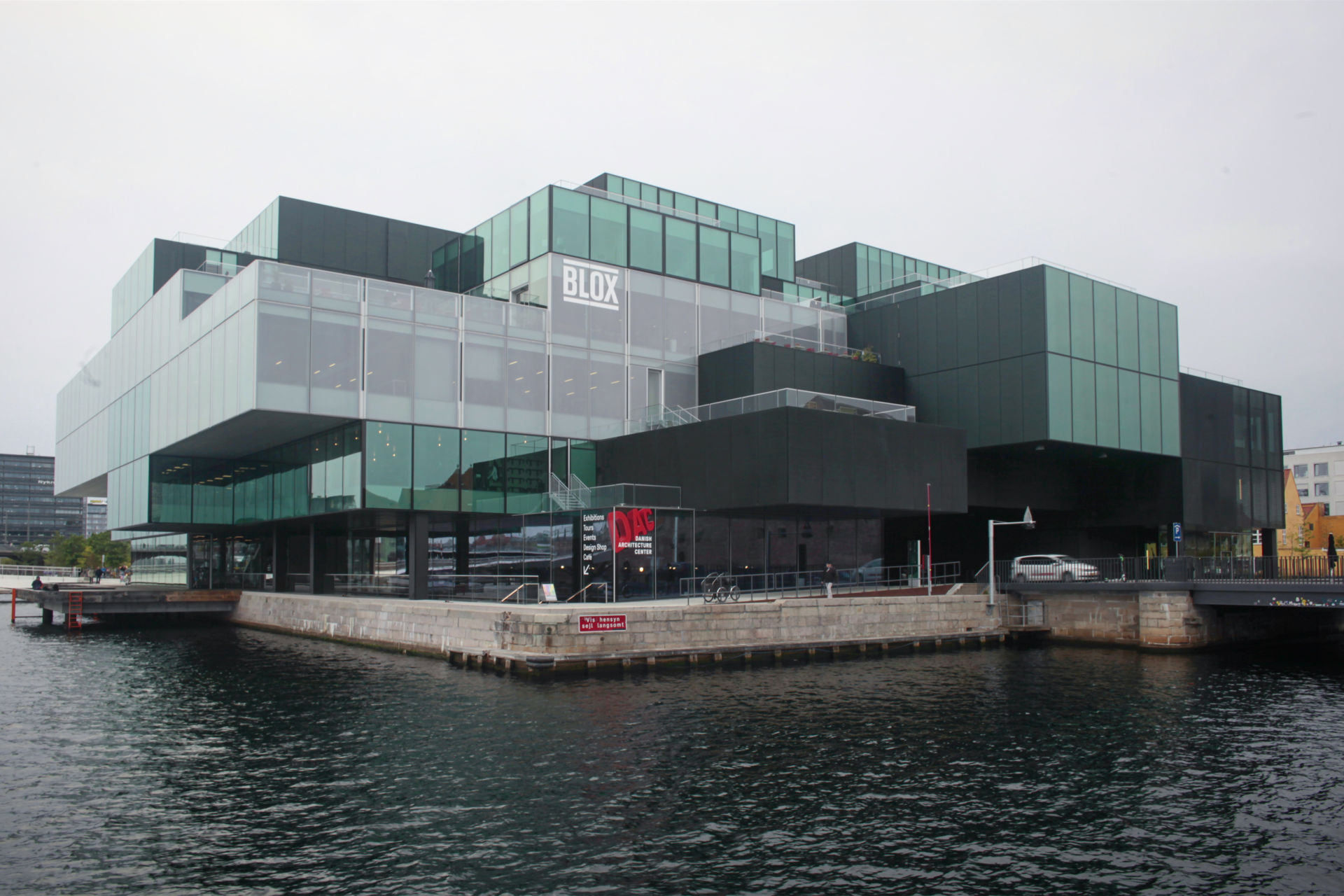 レムコールハース率いるOMAが手掛けたコペンハーゲンの複合施設「BLOX」。 casa