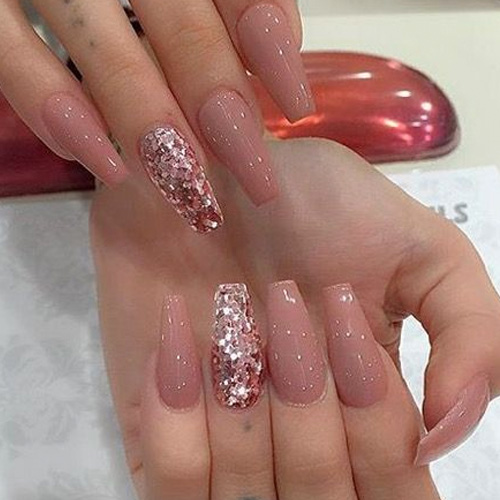22 Nails That Feature Glitter Because Why Not