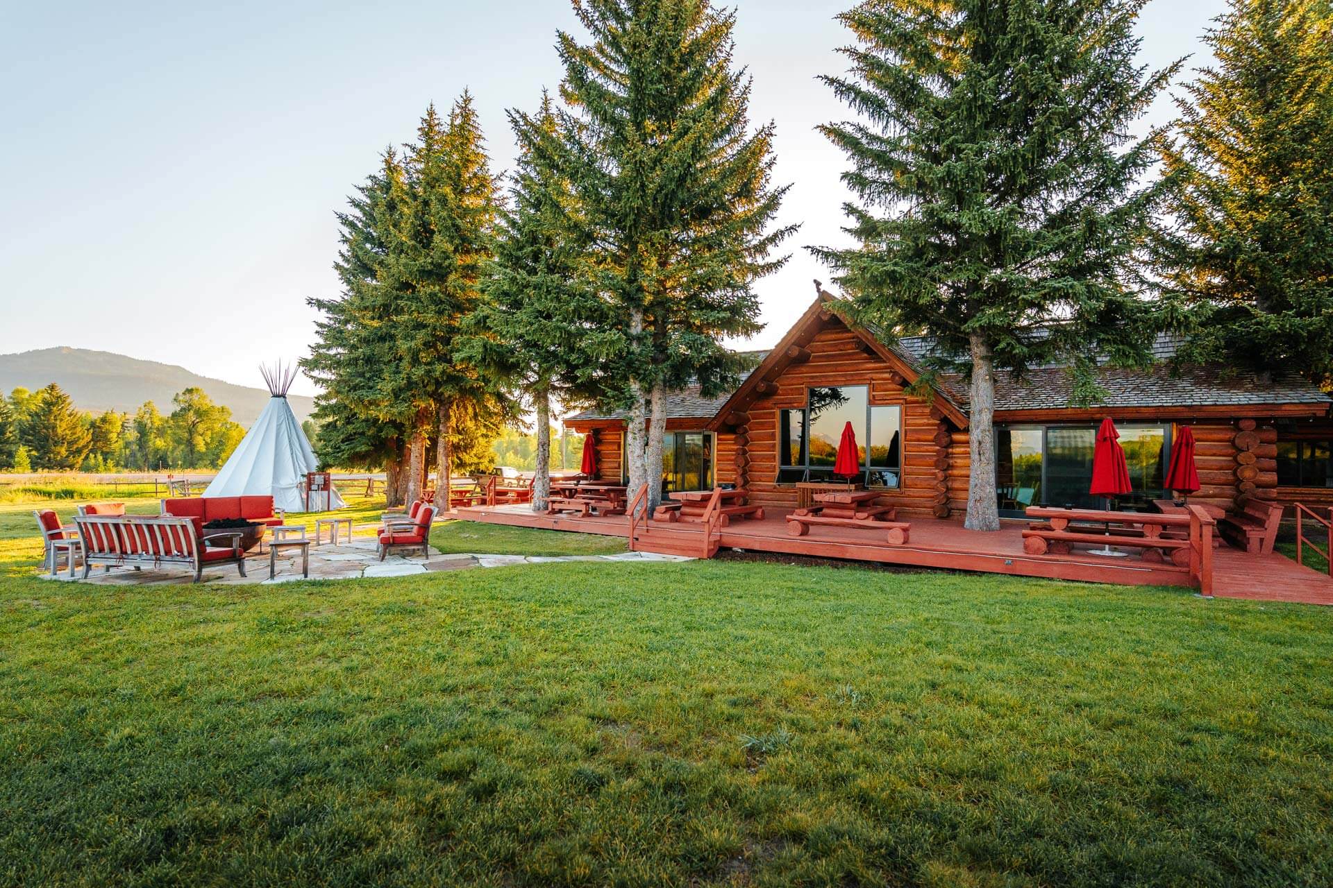 Grand Teton & Yellowstone Lodging Hatchet Resort Moran, WY