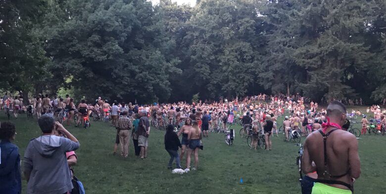 全裸で自転車!?アメリカ『ネイキッドバイクライド』に潜入(ﾟ∀ﾟ) in ポートランド