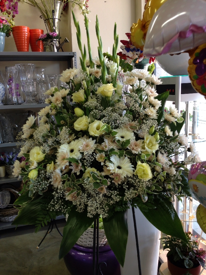 Gallery Hatfield Flower Gift Hampers Bouquets Wedding Flowers