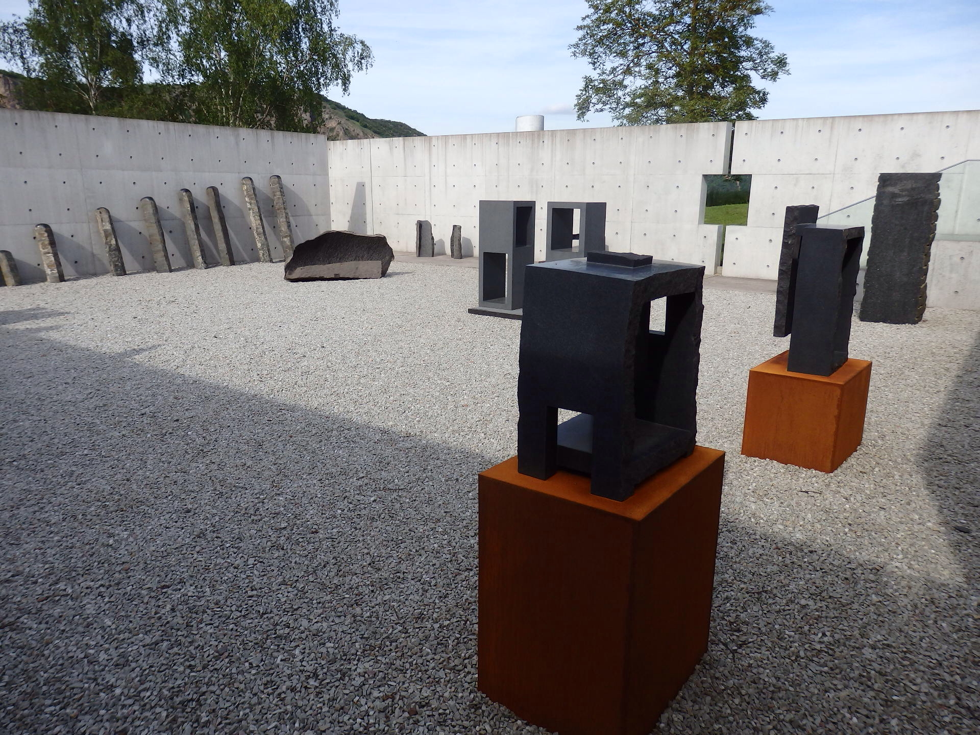 Stone sculpture park hatsarered