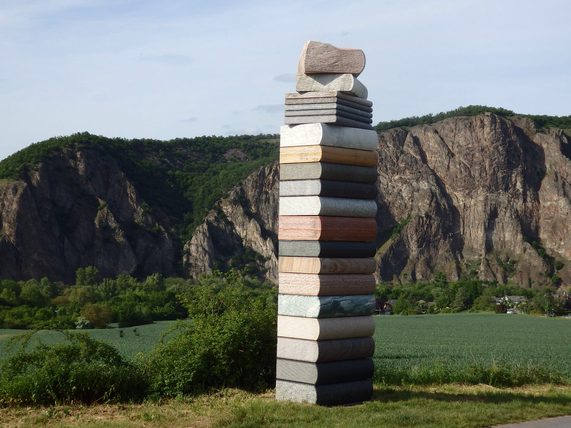 Stone sculpture park hatsarered