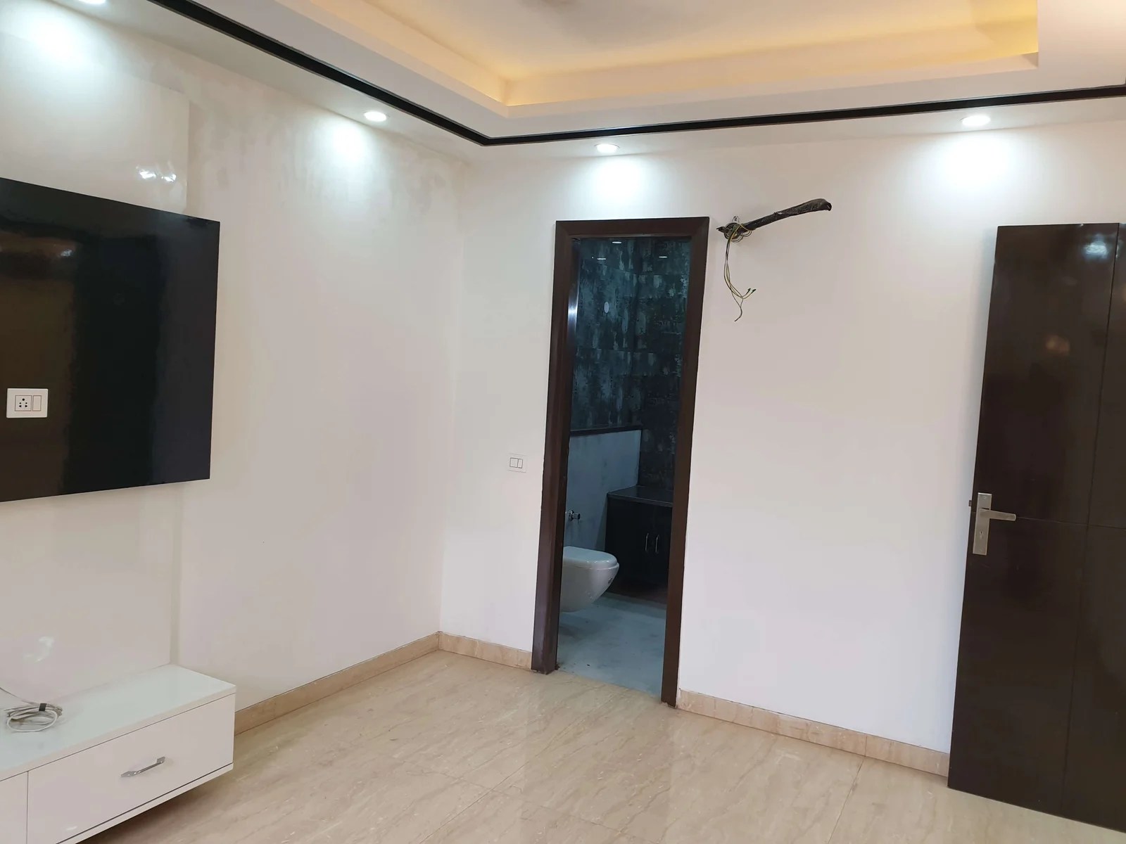 3BHK MIG FLAT FOR RENT IN C4 BLOCK JANAKPURIRENT 29000 RUPEES Haus