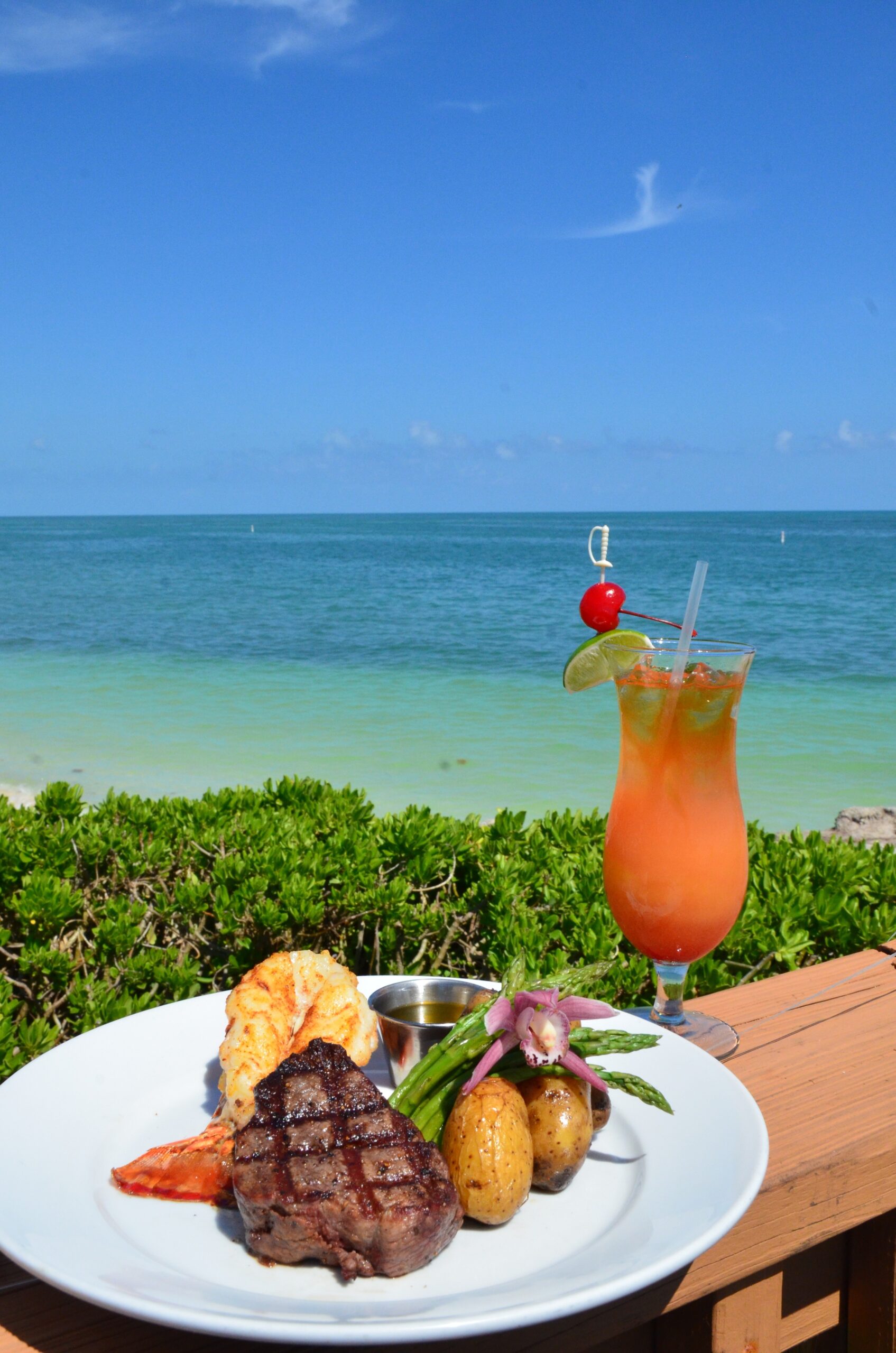 Oceanside Restaurant for Lunch & Dinner, Marathon FL Havana Jacks