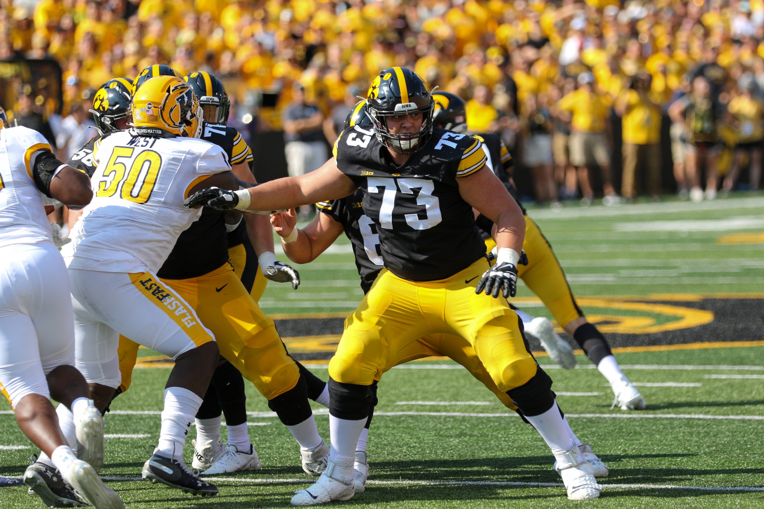 Iowa Hawkeye football community mourning over sudden passing of former