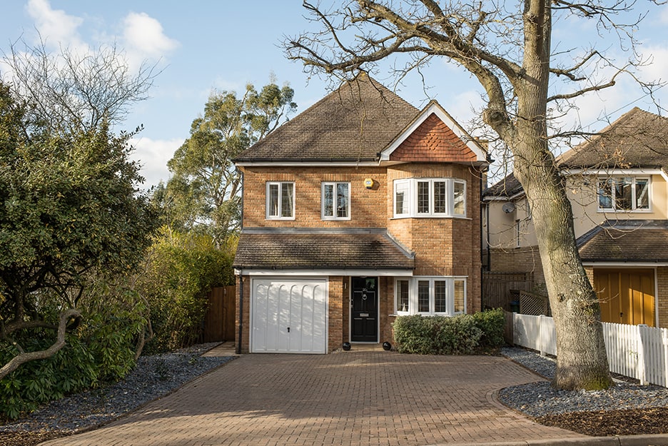 5 bedroom detached home Hawksman