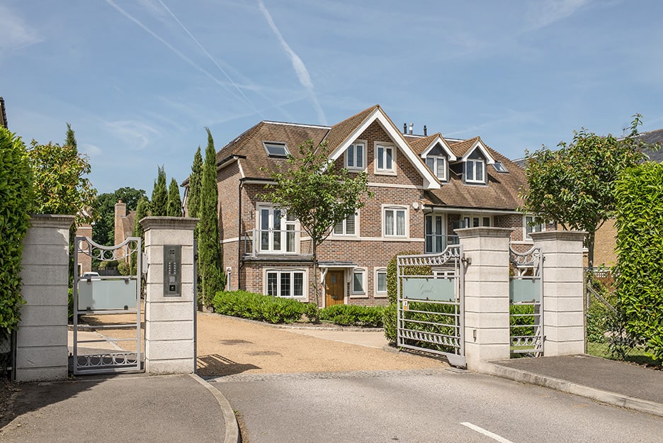 4 Bedroom end of terrace home Hawksman