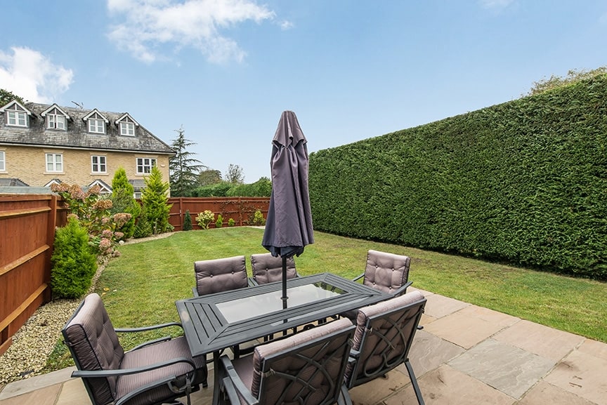 4 bedroom semidetached house for sale Spinney Gardens, Esher Hawksman
