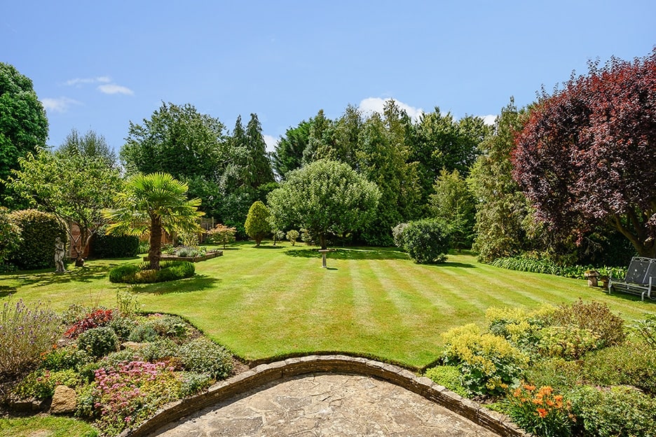 4 bedroom detached house for sale East Horsley Hawksman