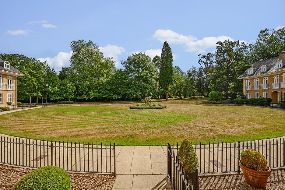 5 bedroom town house for sale Weybridge Hawksman