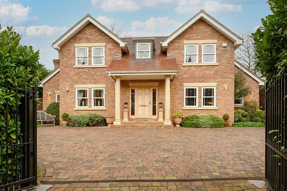 4 Bedrooms, Leatherhead Road, Oxshott Hawksman