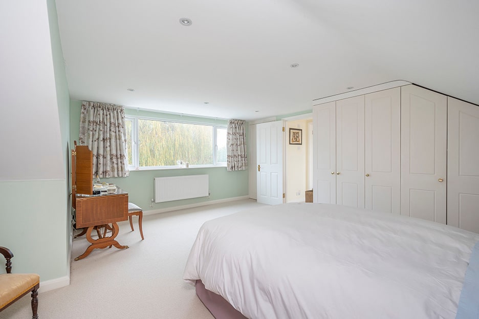 3 Bedrooms, Lower Wood Road, Claygate Hawksman
