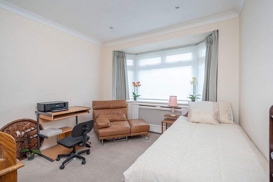 3 Bedrooms, Lower Wood Road, Claygate Hawksman