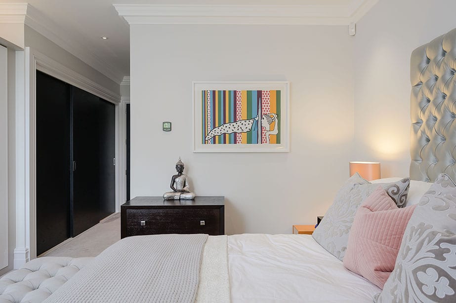 2 Bedrooms First Floor Apartment Leatherhead Road, Oxshott Hawksman