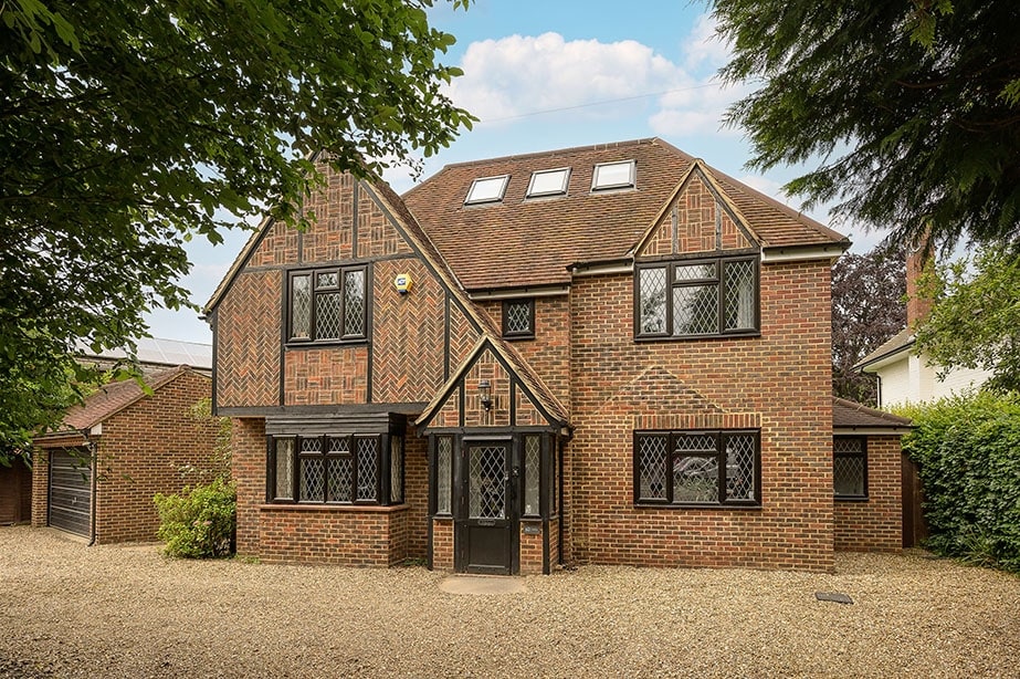 6 Bedrooms, Lammas Lane, Esher Hawksman