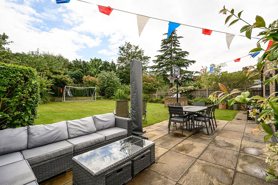 4 Bedrooms, Hinchley Drive, Esher Hawksman