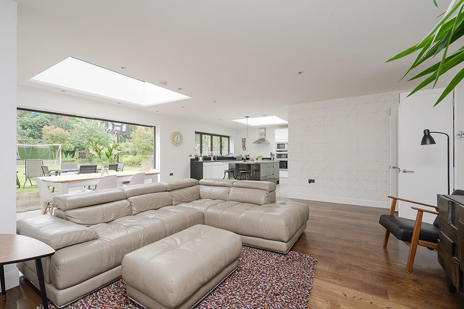 4 Bedrooms, Hinchley Drive, Esher Hawksman