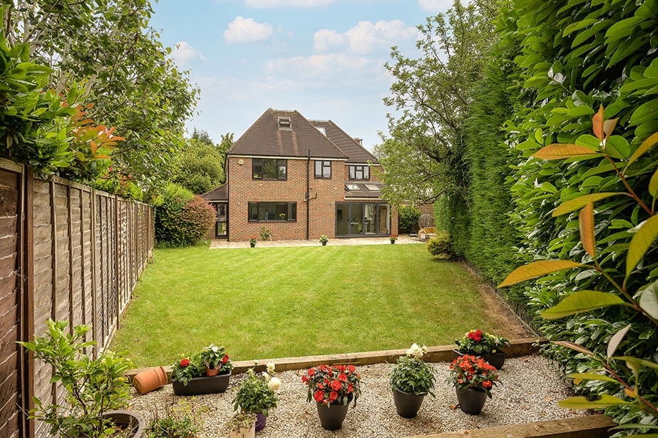 6 Bedrooms, Lammas Lane, Esher Hawksman