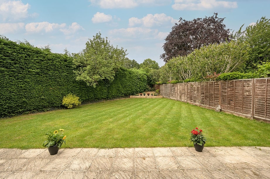 6 Bedrooms, Lammas Lane, Esher Hawksman