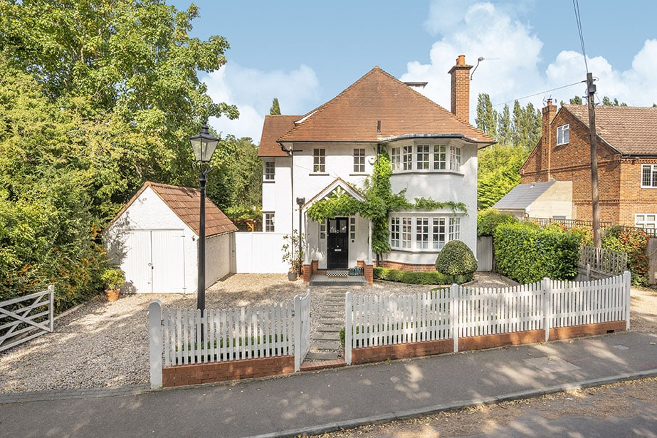 4 Bedrooms, Raleigh Drive, Claygate Hawksman