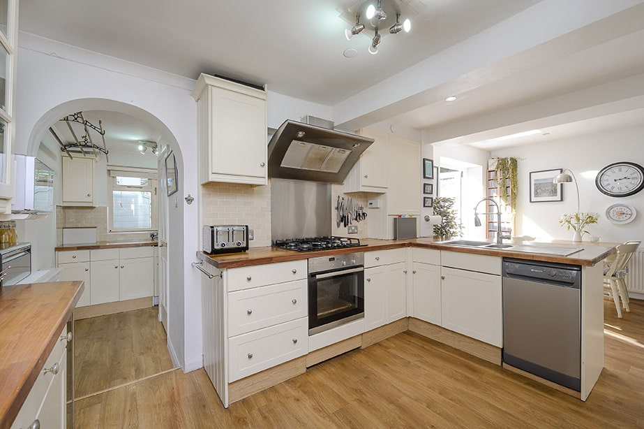 3 Bedrooms, Weston Road, Thames Ditton Hawksman