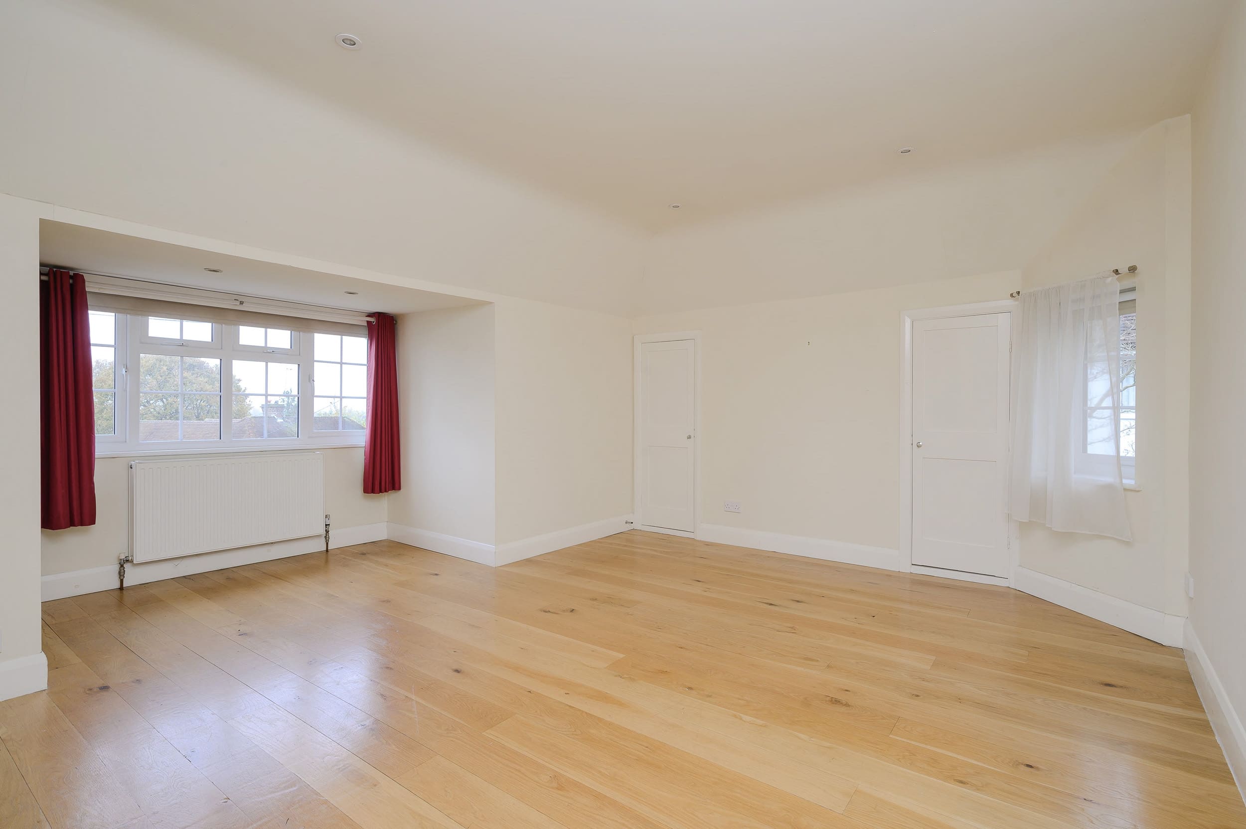 4 Bedrooms, Winchester Close, Esher Hawksman