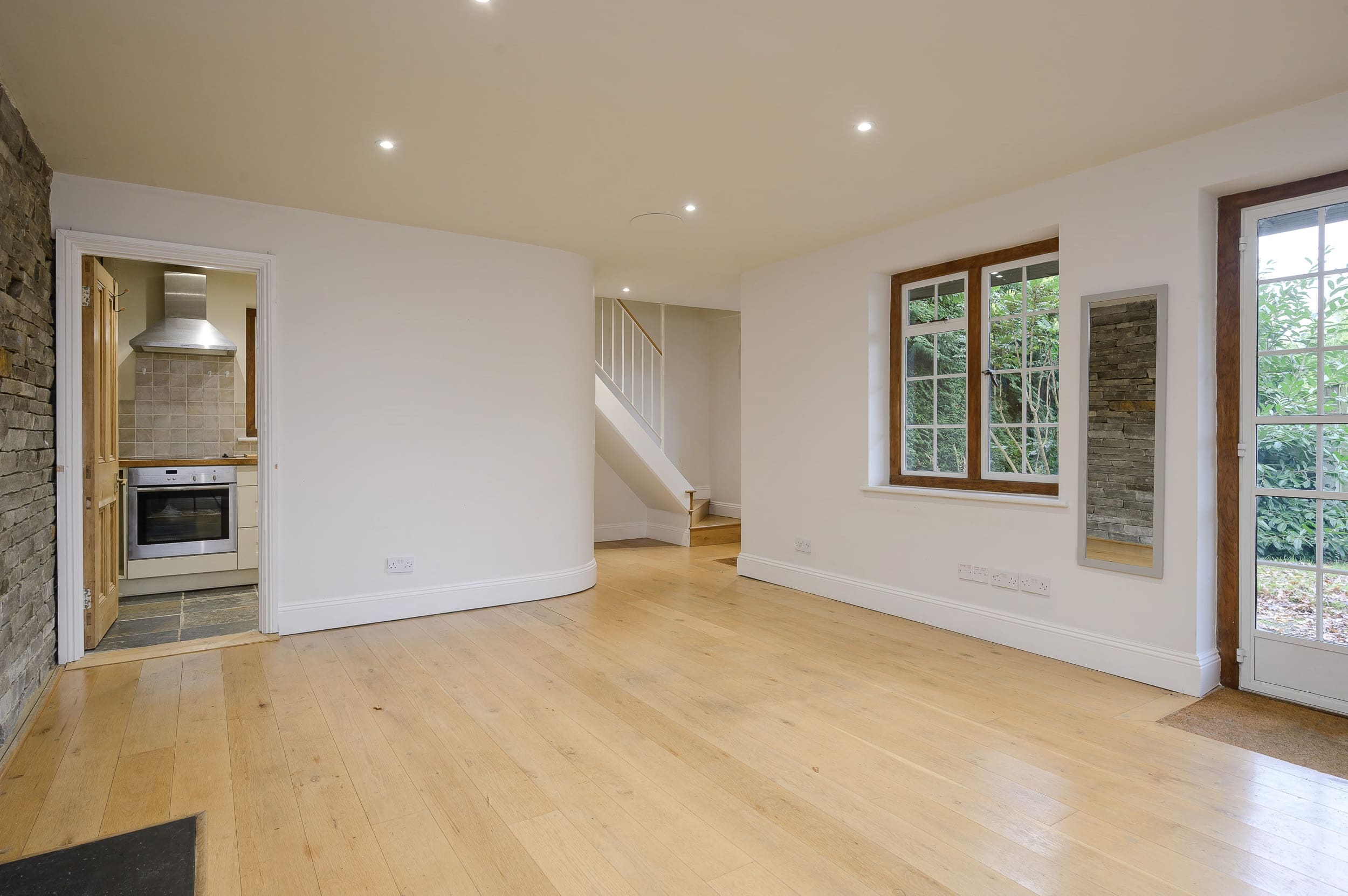 4 Bedrooms, Winchester Close, Esher Hawksman