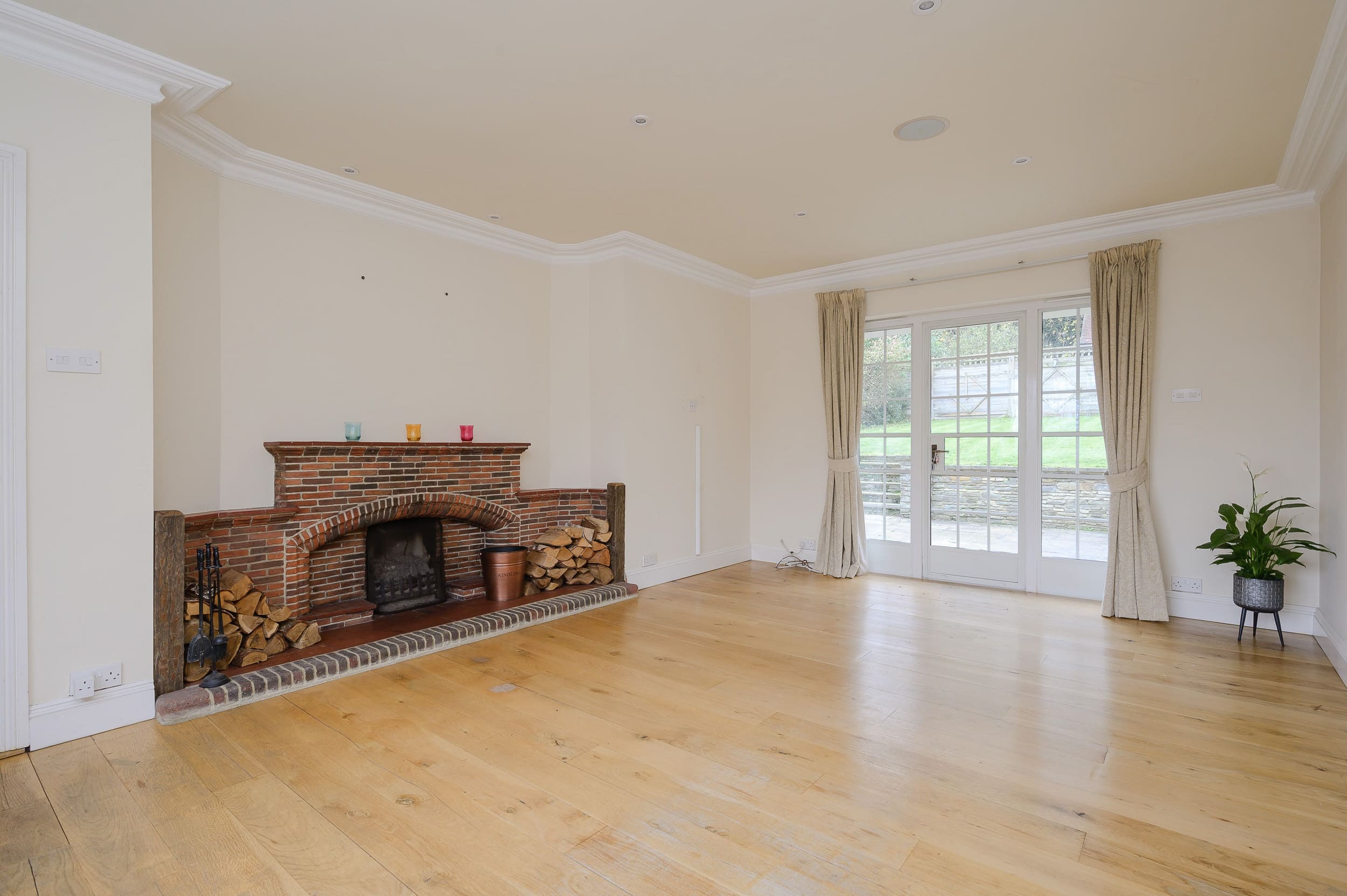 4 Bedrooms, Winchester Close, Esher Hawksman