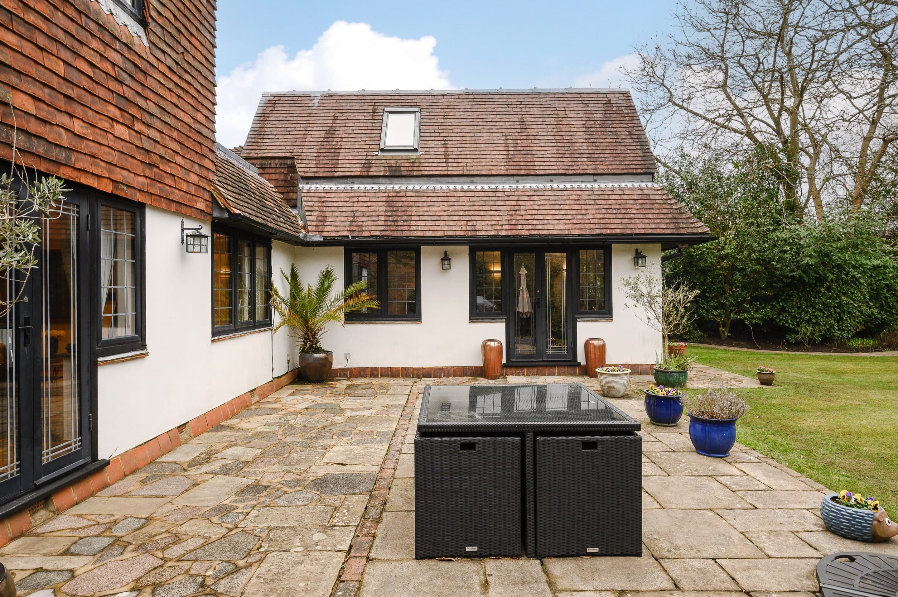 5 Bedrooms, Sandown Road, Esher Hawksman