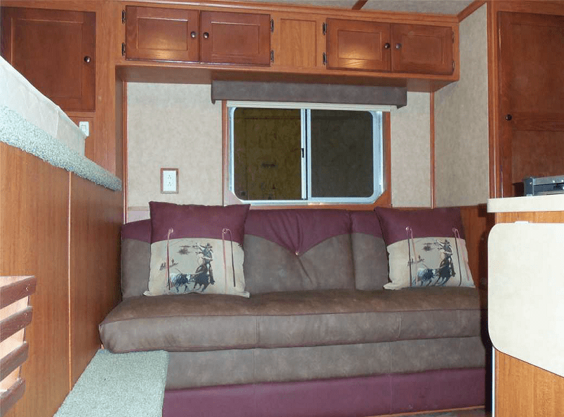 Hawk Trailers Model 150 2 Horse Gooseneck Slant Living Quarters 12