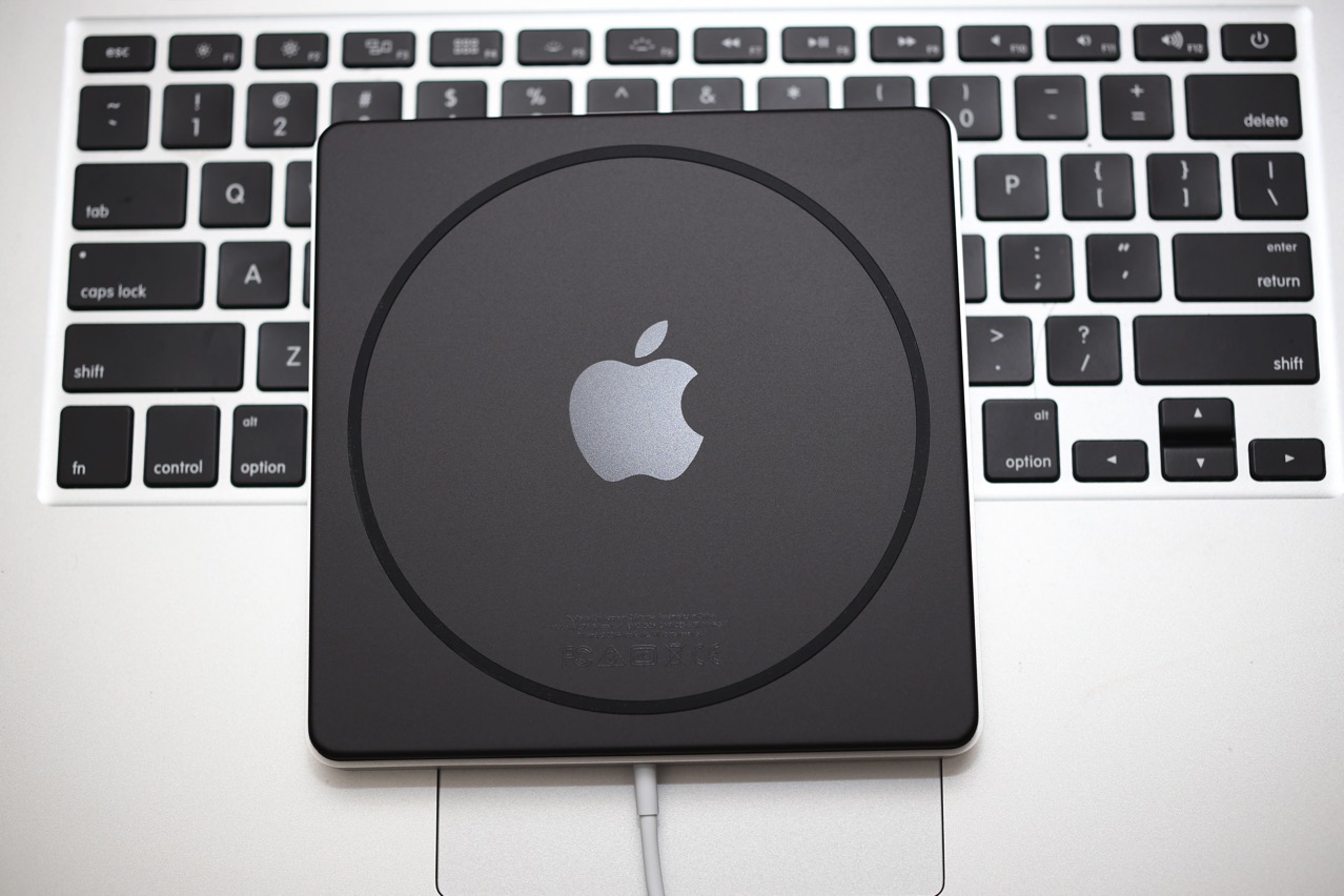 Mac純正外付けDVDドライブ「USB SuperDrive」を購入した感想 HAYA技