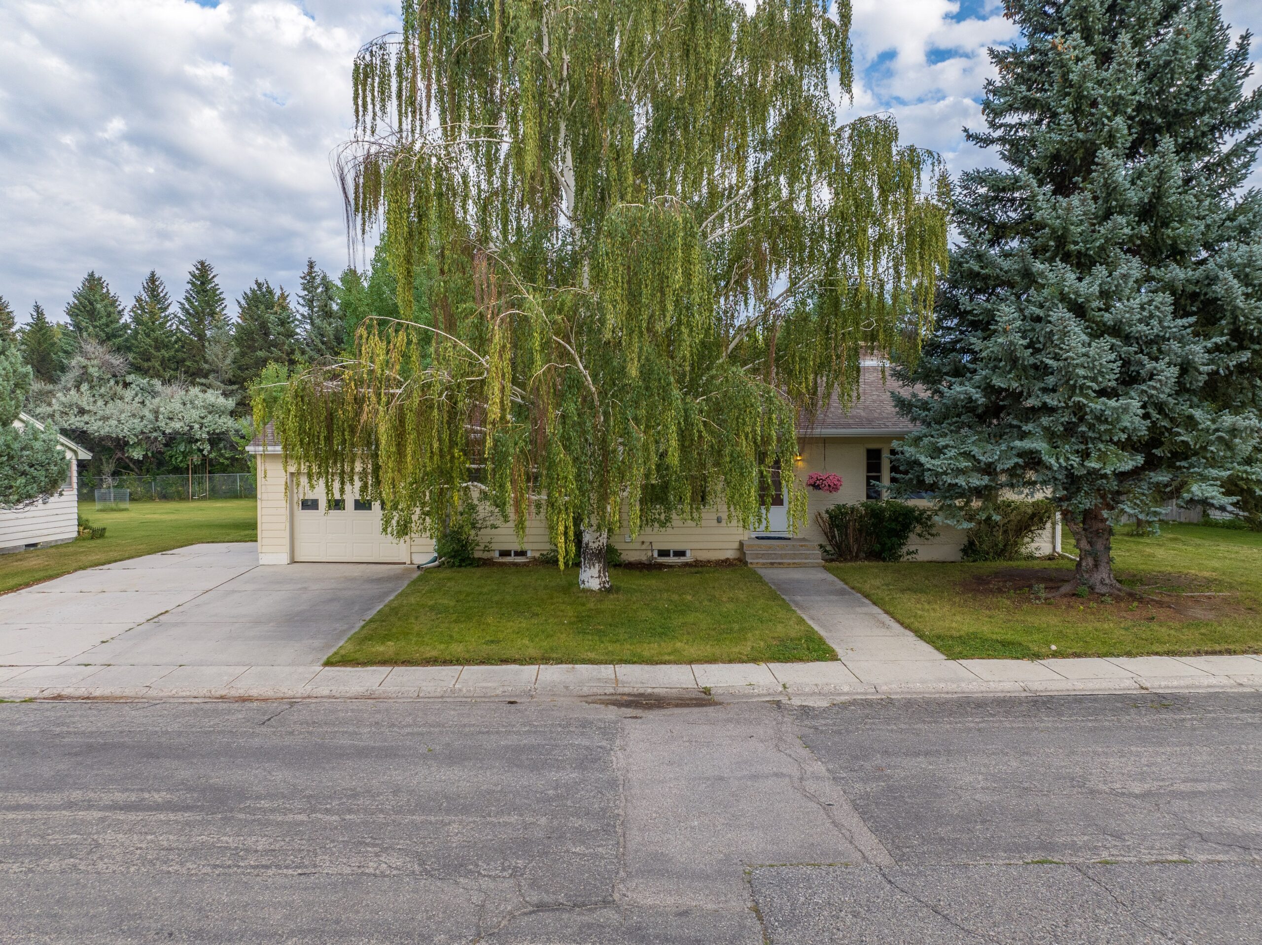 Parks Street Charming Midcentury Ranch, Lander Hayden Outdoors